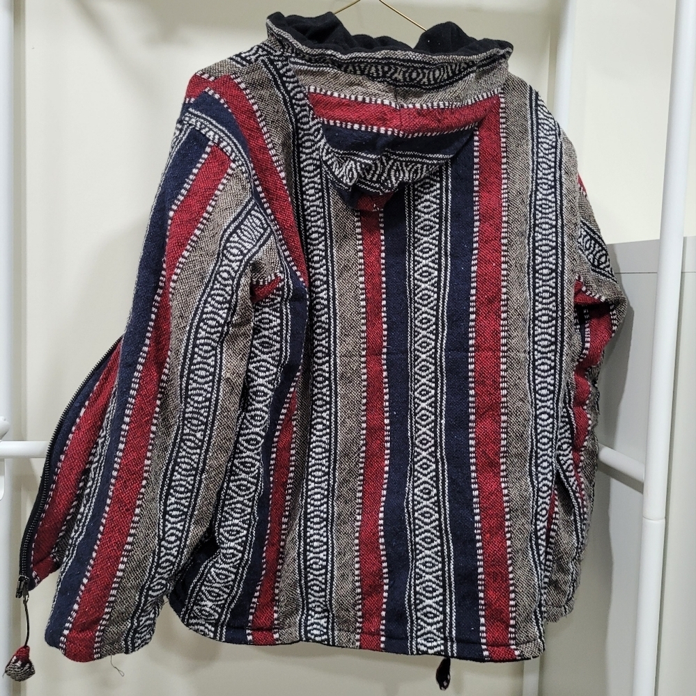 Woven and insulated Aztec patterned jacket with Baja Joe vibes. Men's me… - Picture 4 of 5